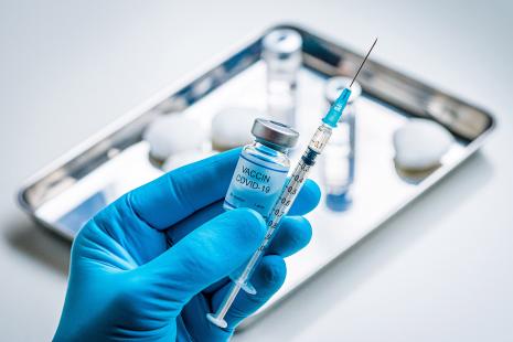 Les avantages de la vaccination l’emportent largement sur les risques potentiels, confirme l’analyse
