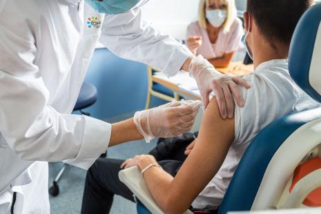 Les contre-indications à la vaccination peuvent être définitives ou temporaires