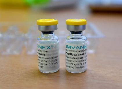 Des doses périmées du vaccin Imvanex ont été utilisées après contrôle de l'ANSM